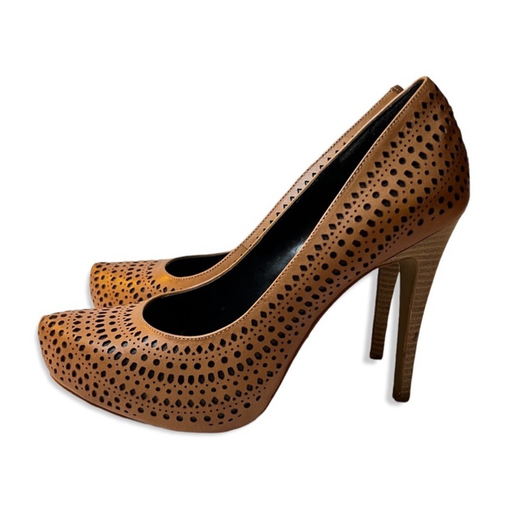 BCBG Heels Perdra Perforated Leather
Stilettos camel tan/brown